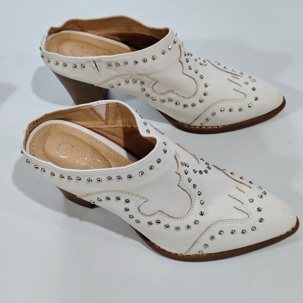 Comfortview Women's White Mule With Gold Studded Size 7M